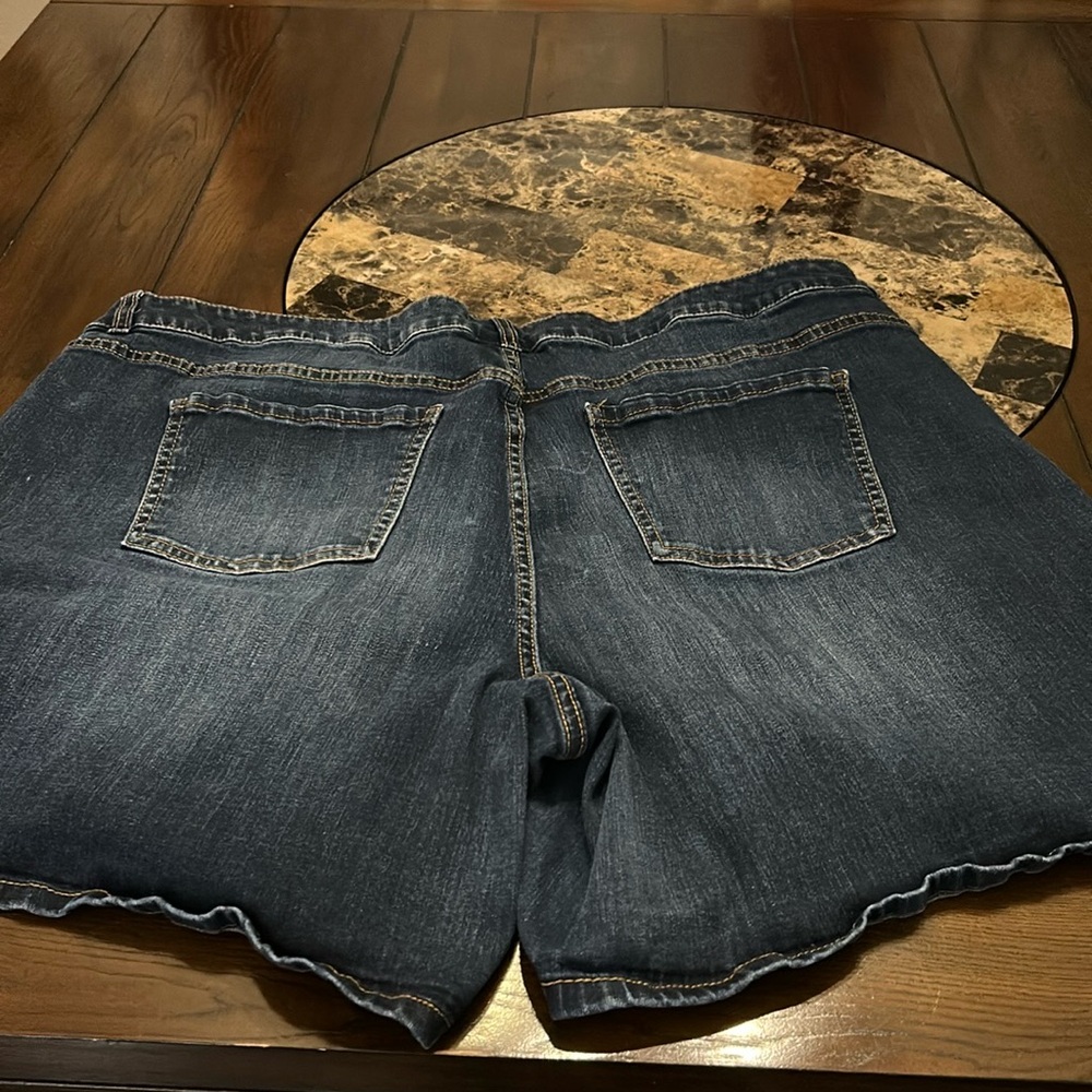 R | WOMENS | DENIM  SHORTS | Size 24 - Picture 2 of 8